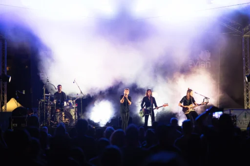 Le groupe de musique TELEGRAPH en représentation à Evian les Bains en 2024. Photo du photographe Rüdi Welter. Le groupe de musique TELEGRAPH en représentation à Evian les Bains en 2024. Photo du photographe Rüdi Welter.