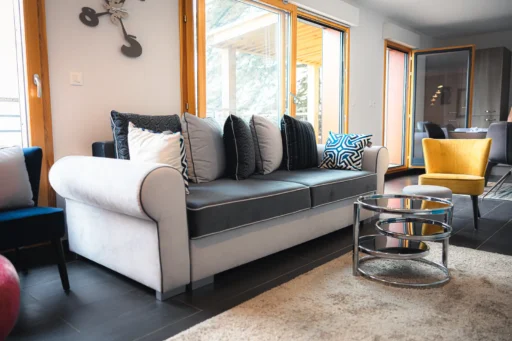 Photo immobilière d'un salon dans un appartement à Amphion les Bains. Photo du photographe Rüdi Welter. Photo immobilière d'un salon dans un appartement à Amphion les Bains. Photo du photographe Rüdi Welter.